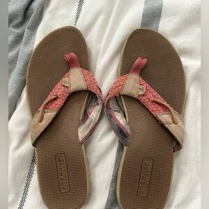 Sperry flip flops